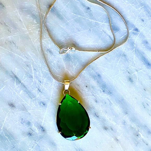 💥NEW‼️ 93.50 Ct. Green Moldavite Pendant 💥 - Picture 5 of 9